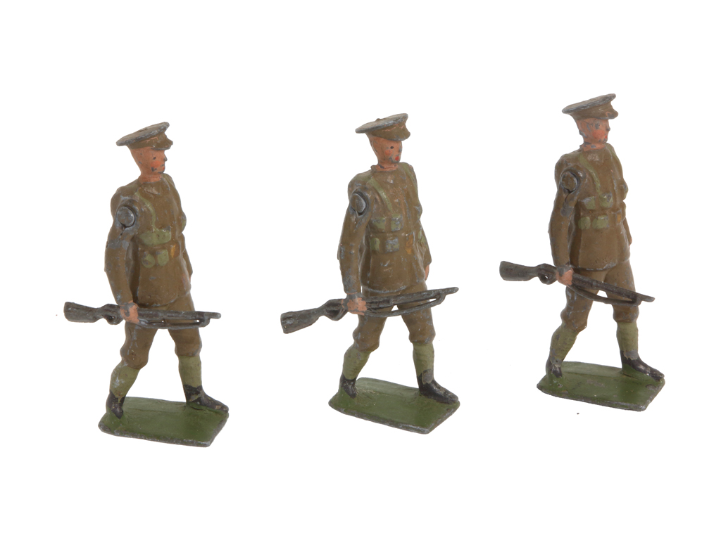 10512 – Vintage W. Britains Military Lead Toy Soldiers – Regiment (3)